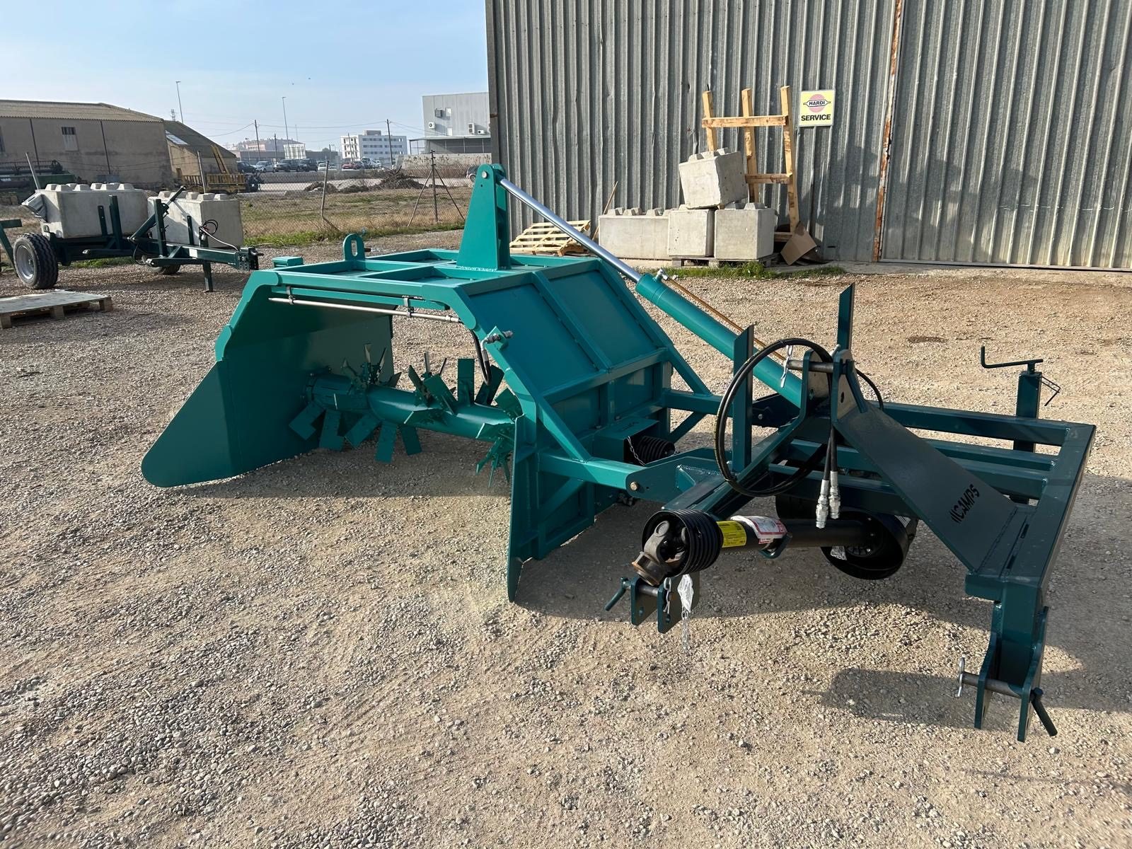 Volteadora de compost VC-1800